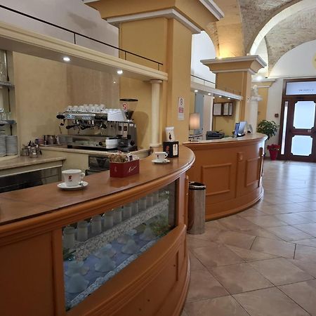 莫里4号酒店 卡利亚里 外观 照片
